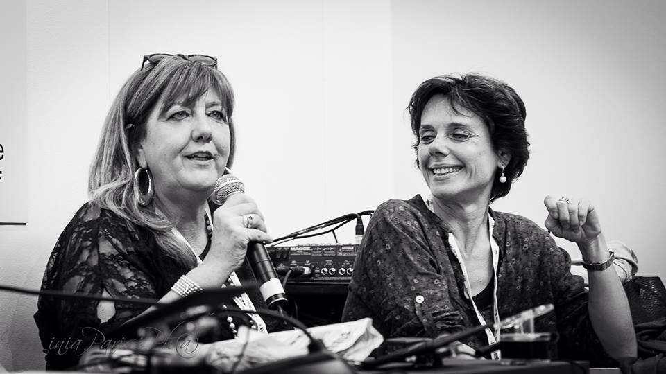 Elisabetta and Gabriella in black and white